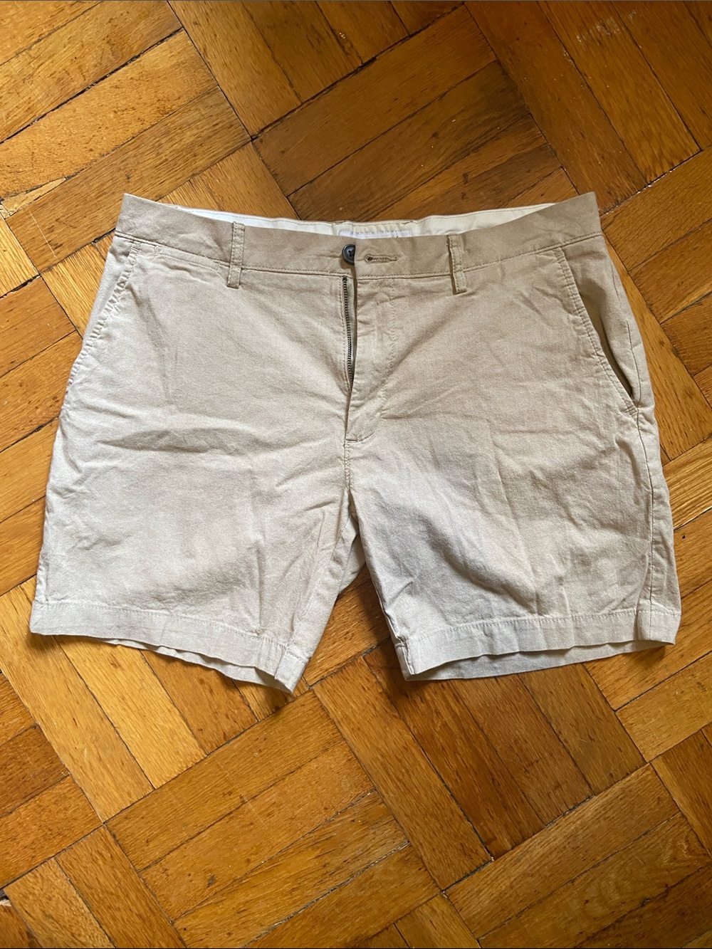 Men's Khaki Flat-Front Casual Shorts